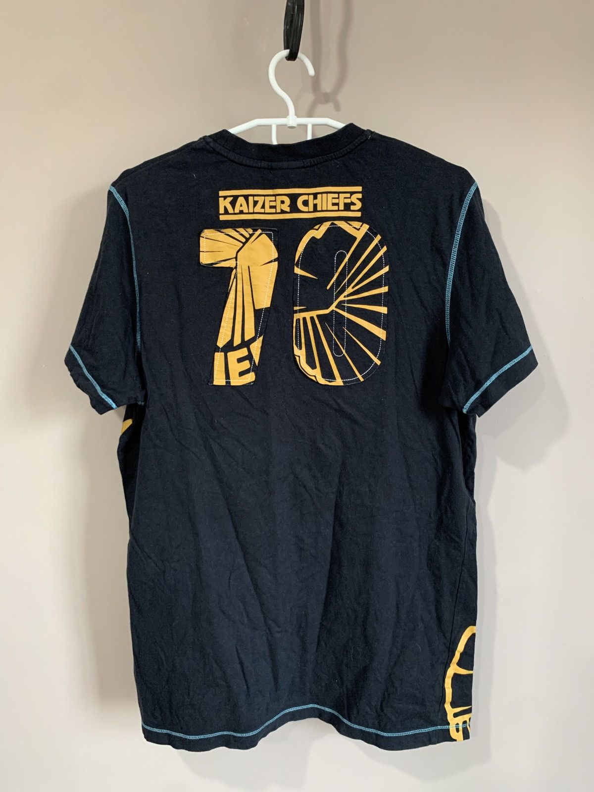 Nike × Vintage Kaizer Chiefs Football T Shirt Nike Soccer Size M Size US M / EU 48-50 / 2 - 2 Thumbnail