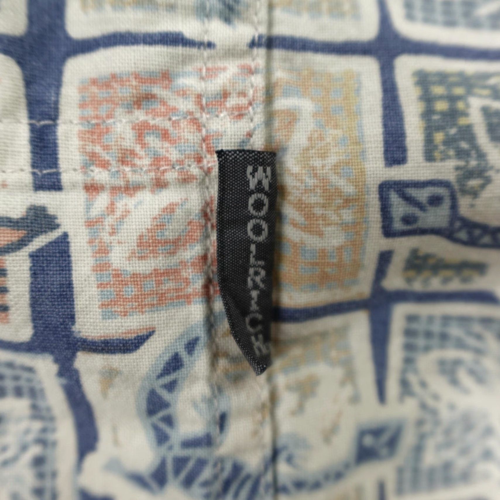 Vintage VINTAGE Woolrich Shirt Mens 2XL Blue Beige Lizard Tribal Print Button-Up Outdoor Short Sleeve Cotton Geometric Pattern Mens Size US XXL / EU 58 / 5 - 4 Thumbnail