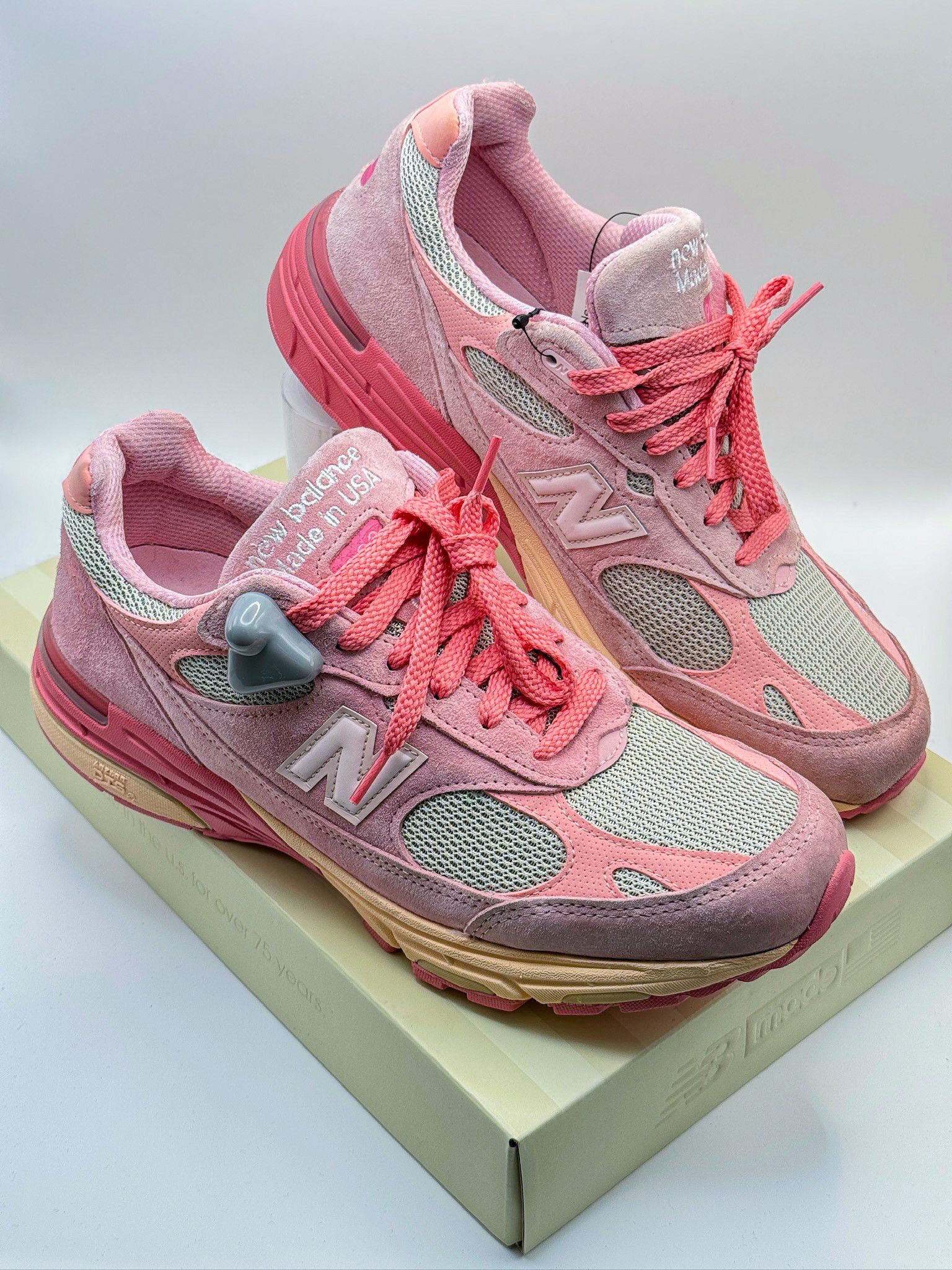 Joe Freshgoods × New Balance New Balance 993 x Joe Freshgoods Performance Art Powder Pink Size US 10 / EU 43 - 1 Thumbnail
