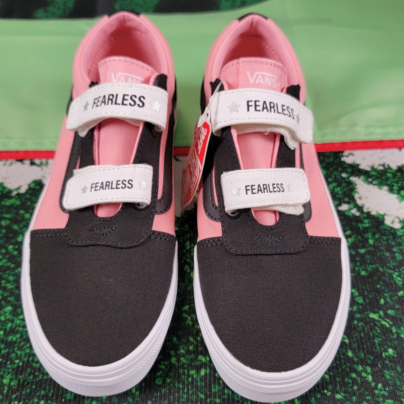 Vans Vans Ward V Fearless Blk/Pink Icing Sz 4.5 Kids VN0A4BTCWG81 Size US 4.5 / IT 34.5 - 4 Thumbnail