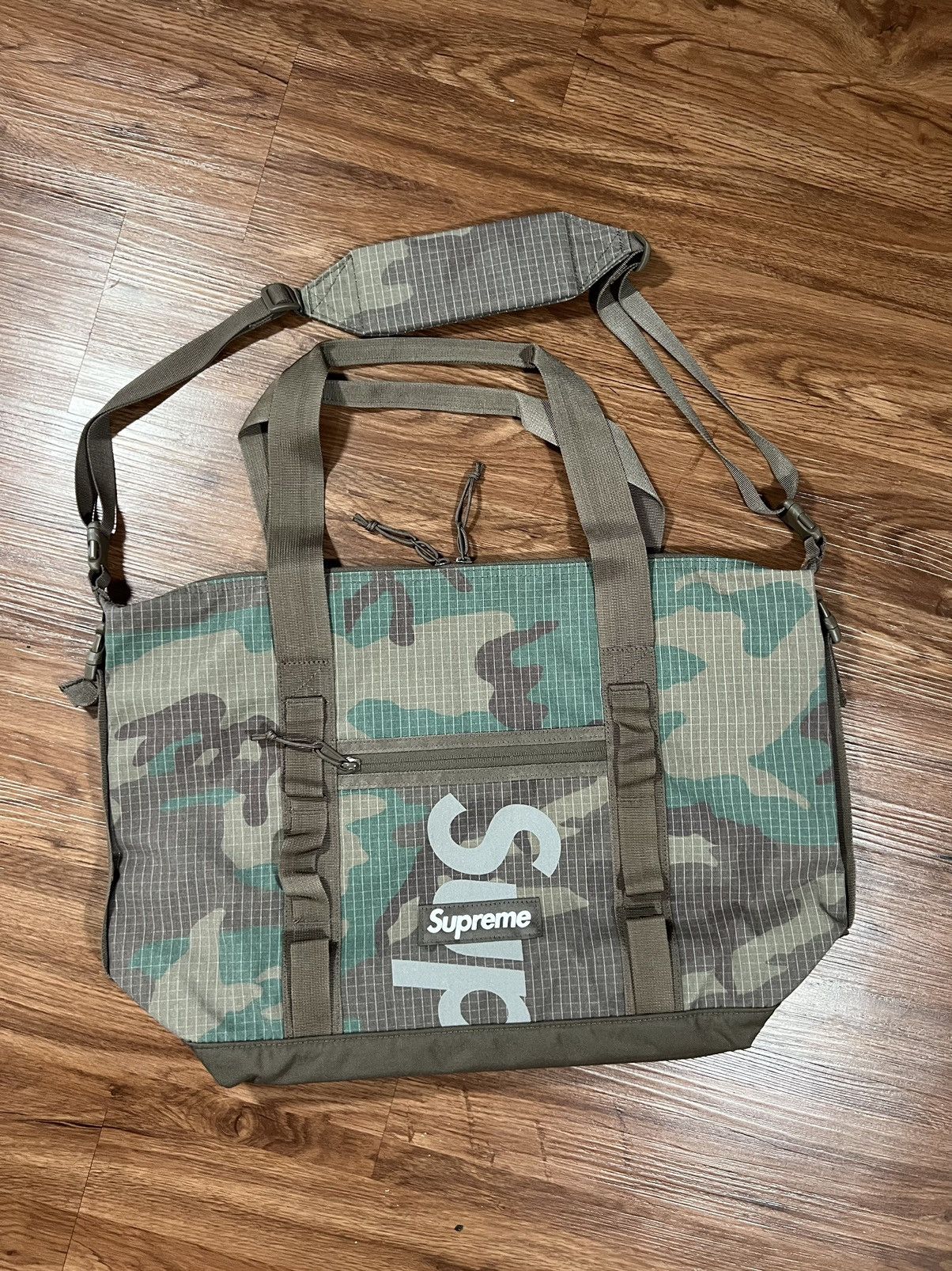 Supreme® Mesh Tote Bag \"Kanati Camo\" Supreme Truetimber Kanati Camo Mesh Tote Bag - Multicolor