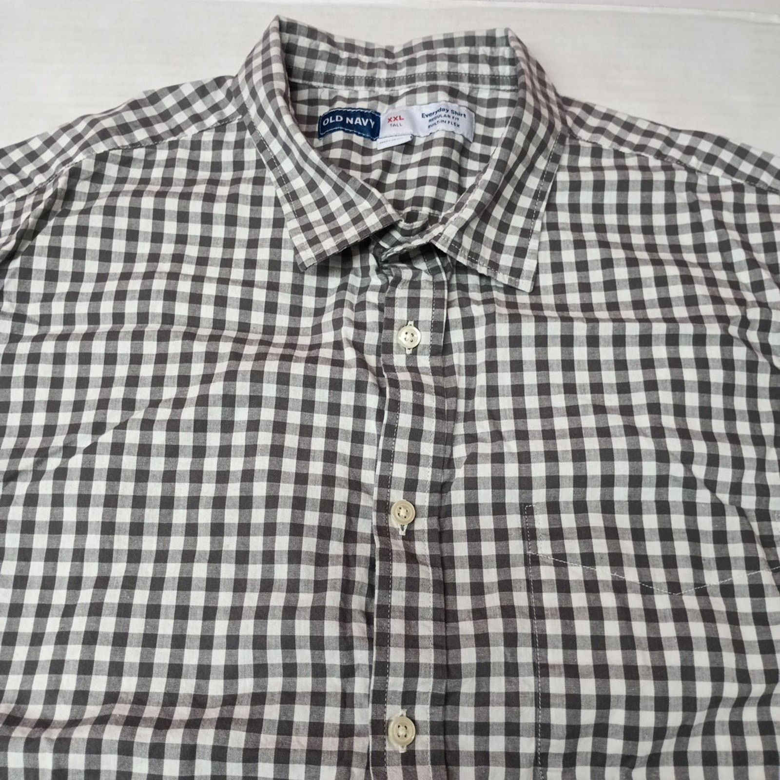 Old Navy Old Navy Regular Fit Men's 2XLT Gray White Checkered Shirt Size US XXL / EU 58 / 5 - 3 Thumbnail