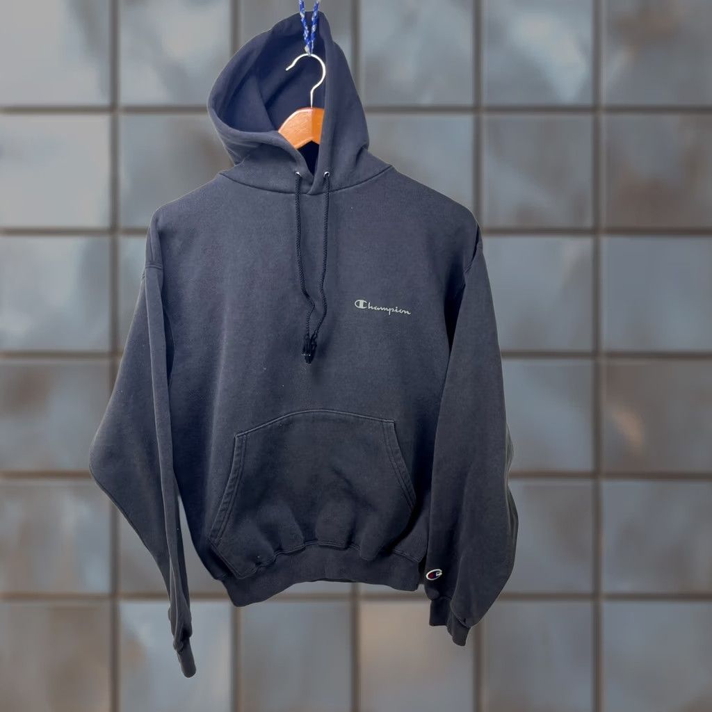 Champion VINTAGE Champion Hoodies Shirt Mens M Black 90s Sun Faded Logo Reverse Weave Size US M / EU 48-50 / 2 - 1 Thumbnail
