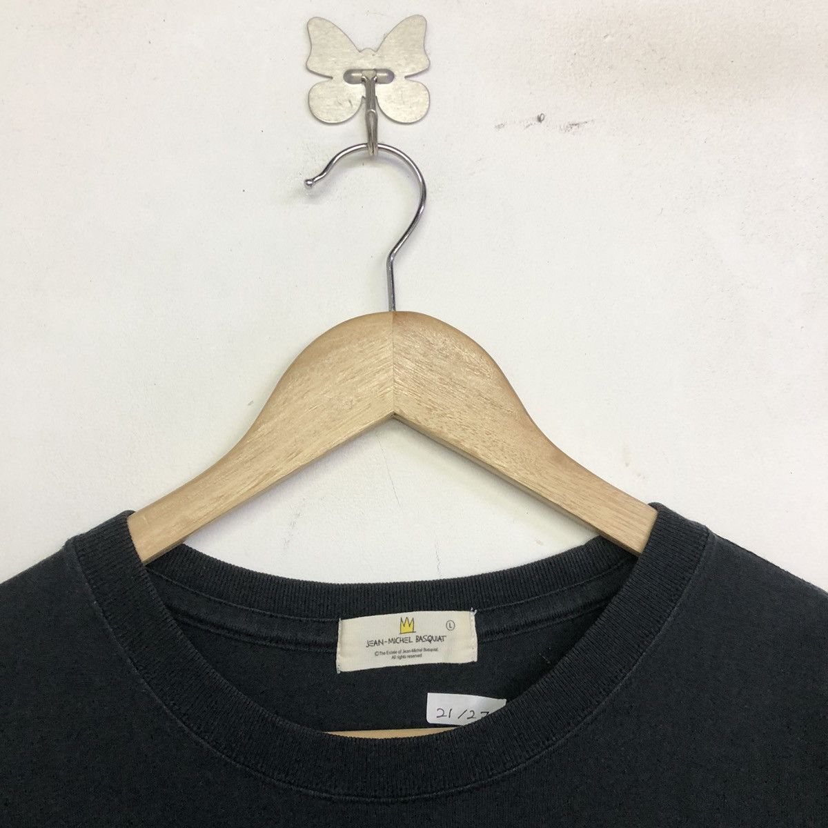 Jean-Michel Basquiat × Uniqlo Uniqlo X Jean Michel Basquiat Art Wording Backhitt Tshirt Size US L / EU 52-54 / 3 - 4 Thumbnail