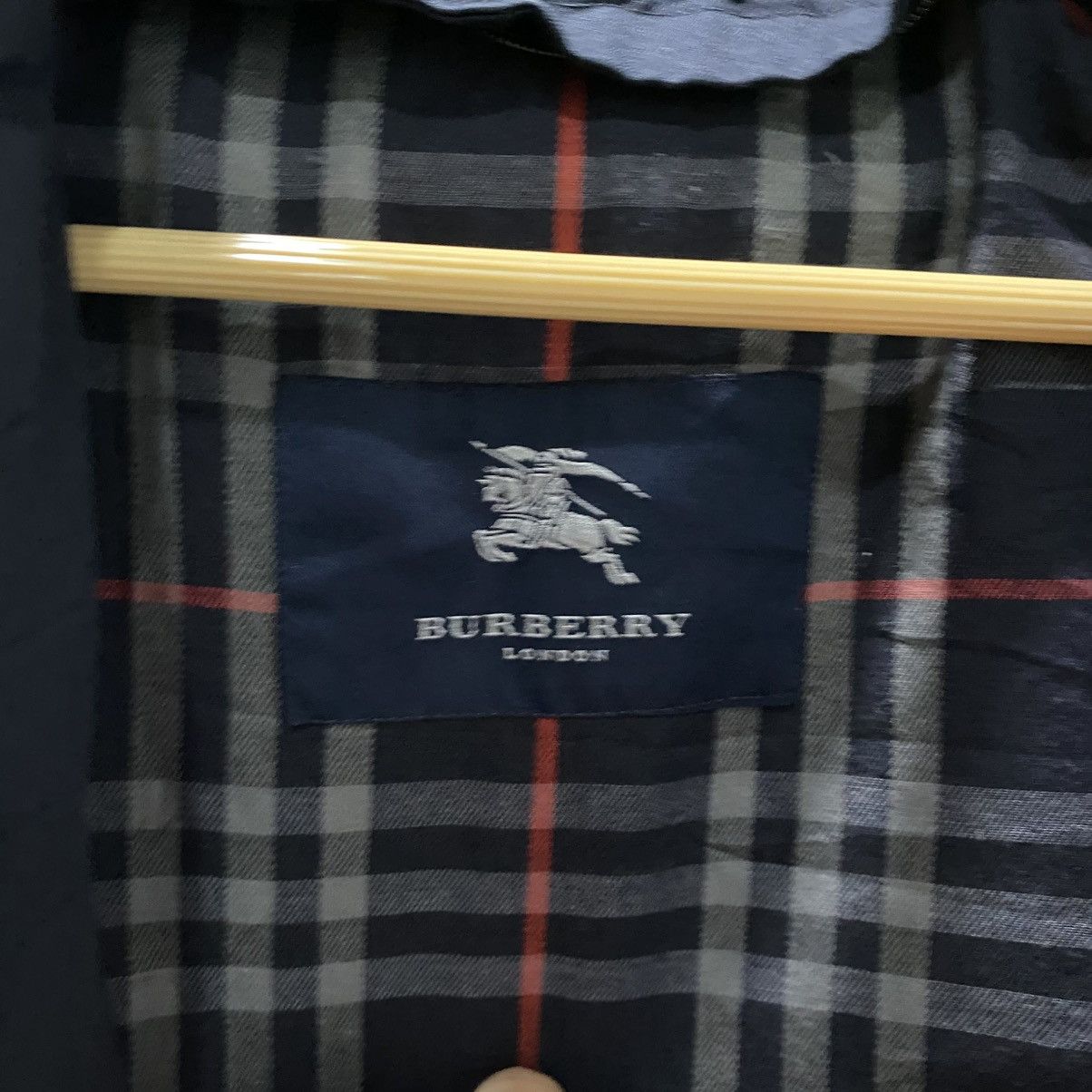 Burberry Burberry London NovaCheck Trench Coat Jacket Made In England Size US L / EU 52-54 / 3 - 15 Thumbnail