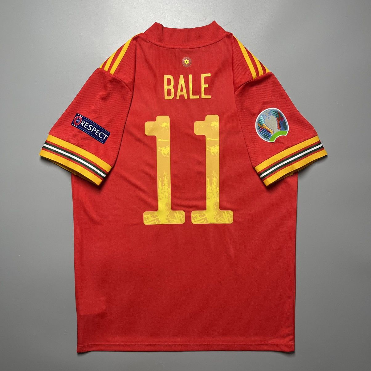 Adidas WALES ADIDAS 2020 EURO FOOTBALL HOME JERSEY #11 BALE Size US L / EU 52-54 / 3 - 1 Thumbnail