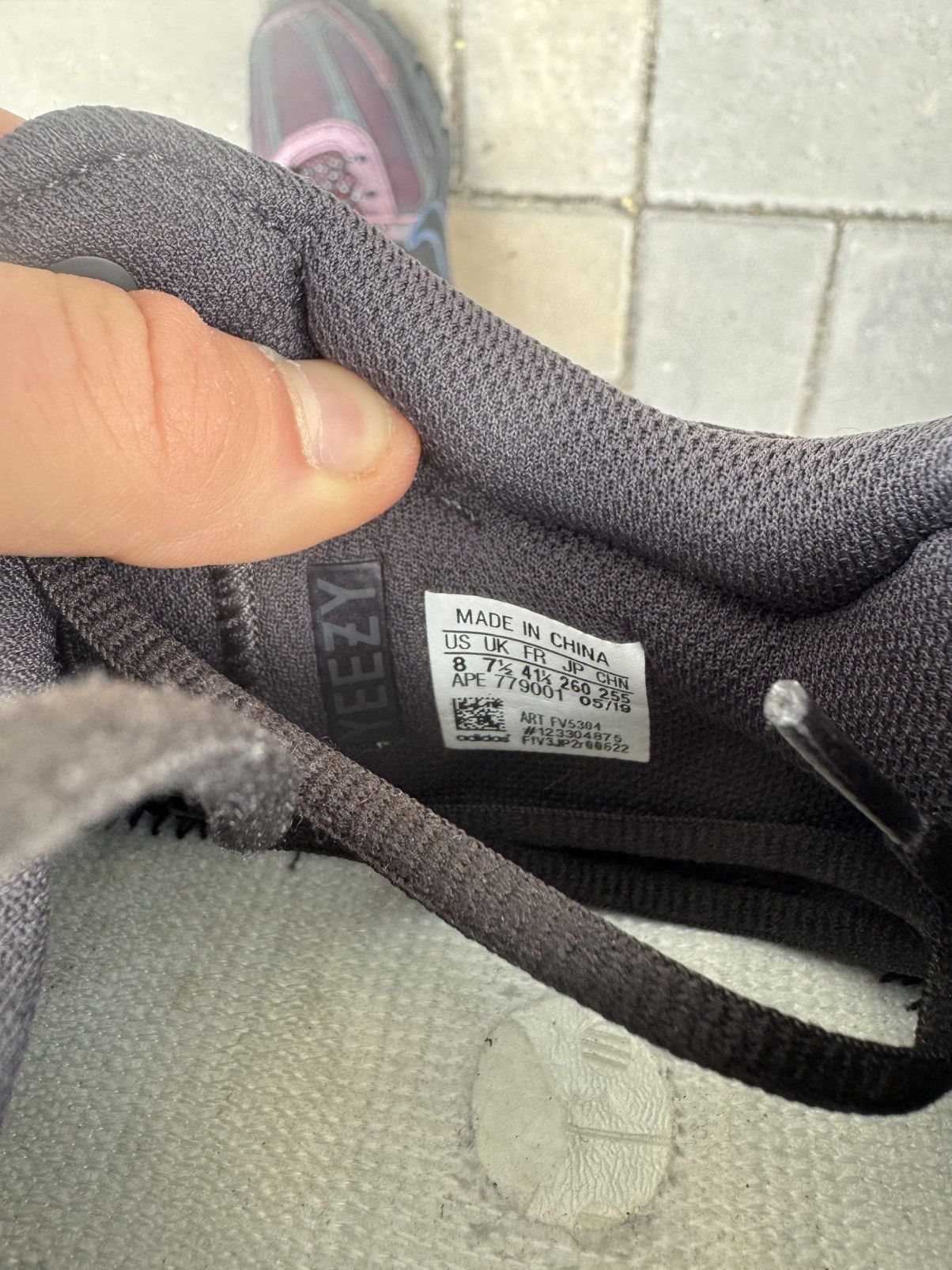 Adidas × Kanye West Adidas Yeezy Boost 700 Utility Black US 8 Size US 8 / EU 41 - 6 Thumbnail