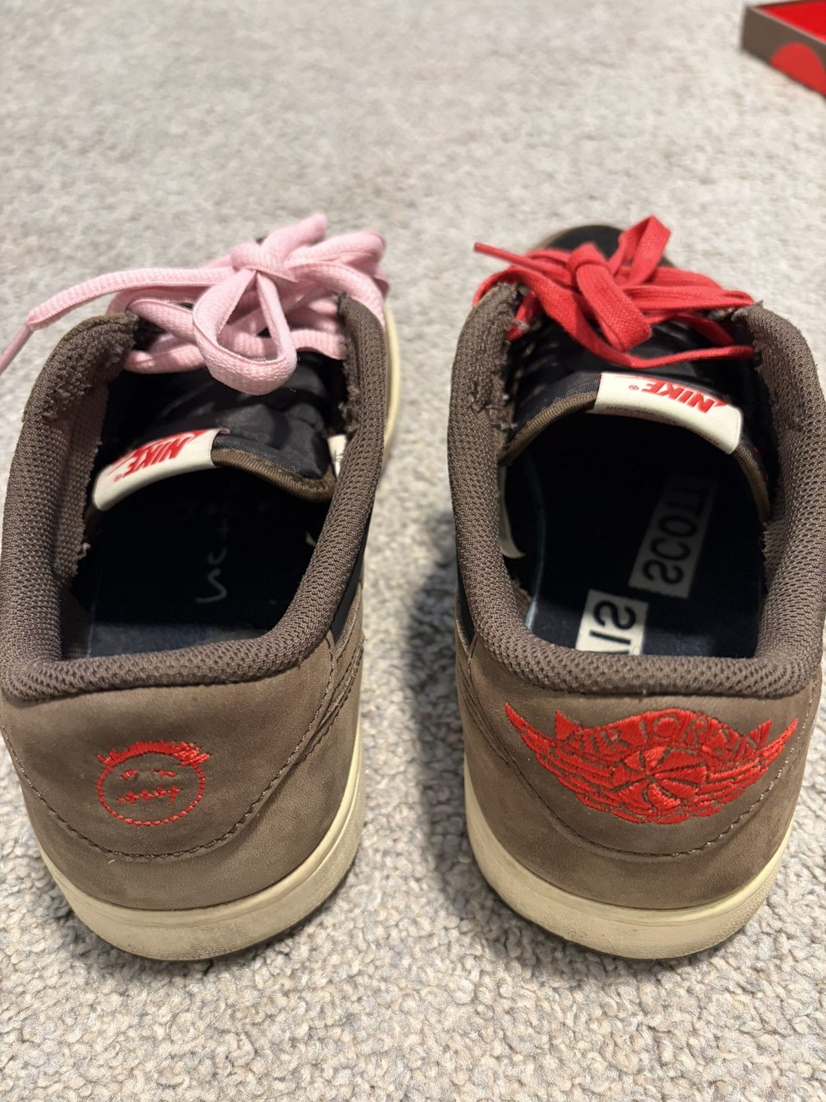 Nike TRAVIS SCOTT NIKE AIR JORDAN 1 LOW MOCHA Size US 10 / EU 43 - 5 Thumbnail