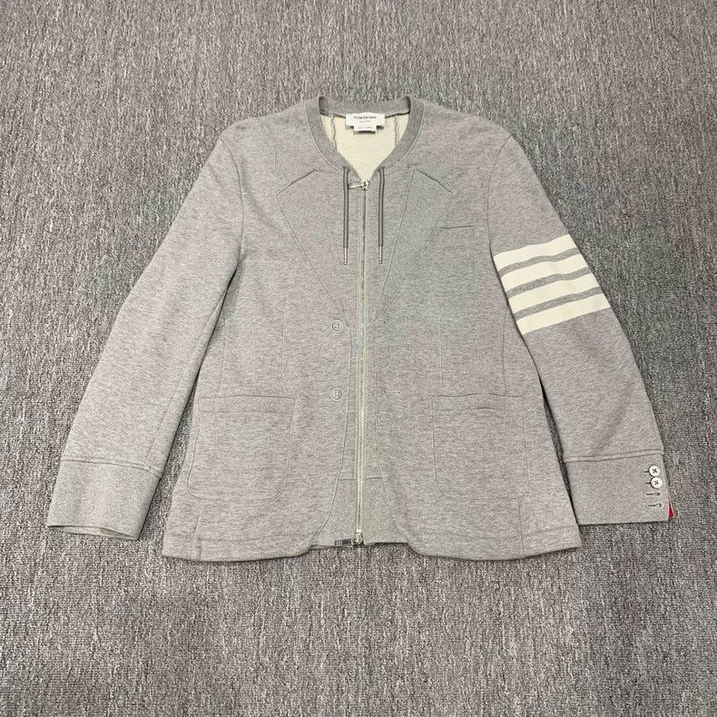 Thom Browne Thom Browne Gray four-striped suit zipper jacket 2506-Nexta Size US S / EU 44-46 / 1 - 1 Thumbnail