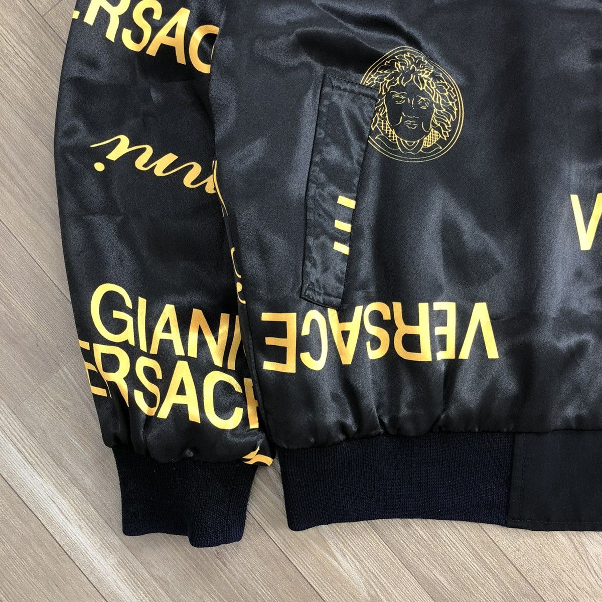 Versace 🇮🇹Gianni Versace Jeans Couture Medusa Reversible Silk Jacket Size US L / EU 52-54 / 3 - 7 Thumbnail