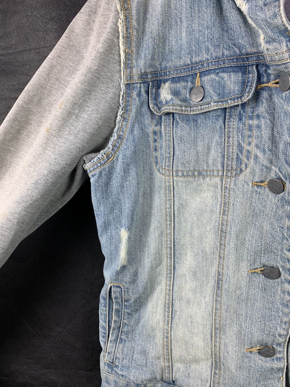 RVCA Steals! RVCA Erin Wasson Distressed Denim Jeans Jacket Size US M / EU 48-50 / 2 - 10 Thumbnail