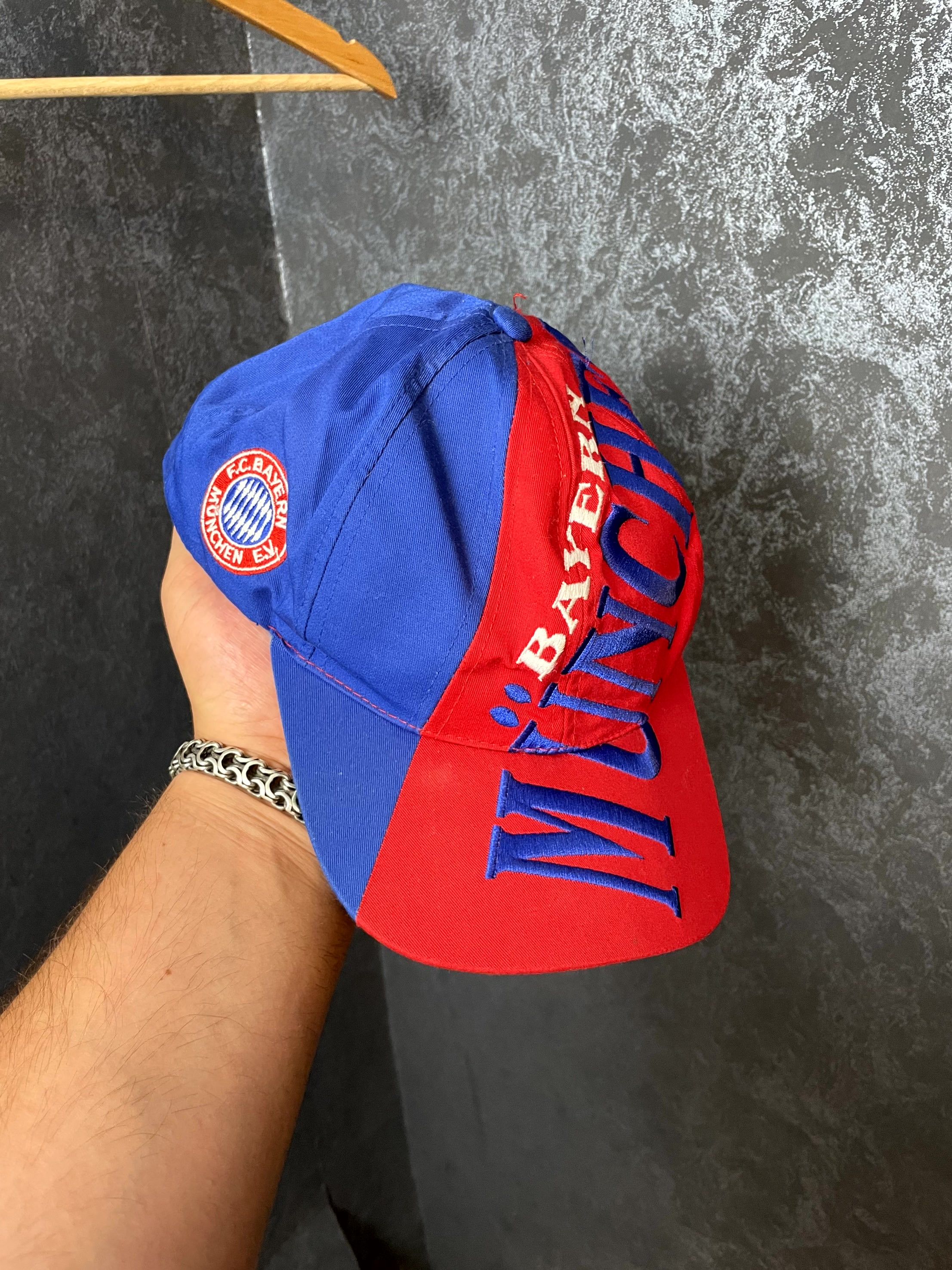 Nutmeg × Vintage FC Bayern Munich VINTAGE NUTMEG CAP Size ONE SIZE - 1 Thumbnail