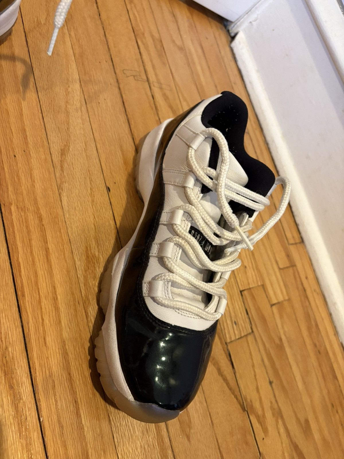 Jordan Brand Jordan 11 Emerald Size US 10.5 / EU 43-44 - 7 Thumbnail