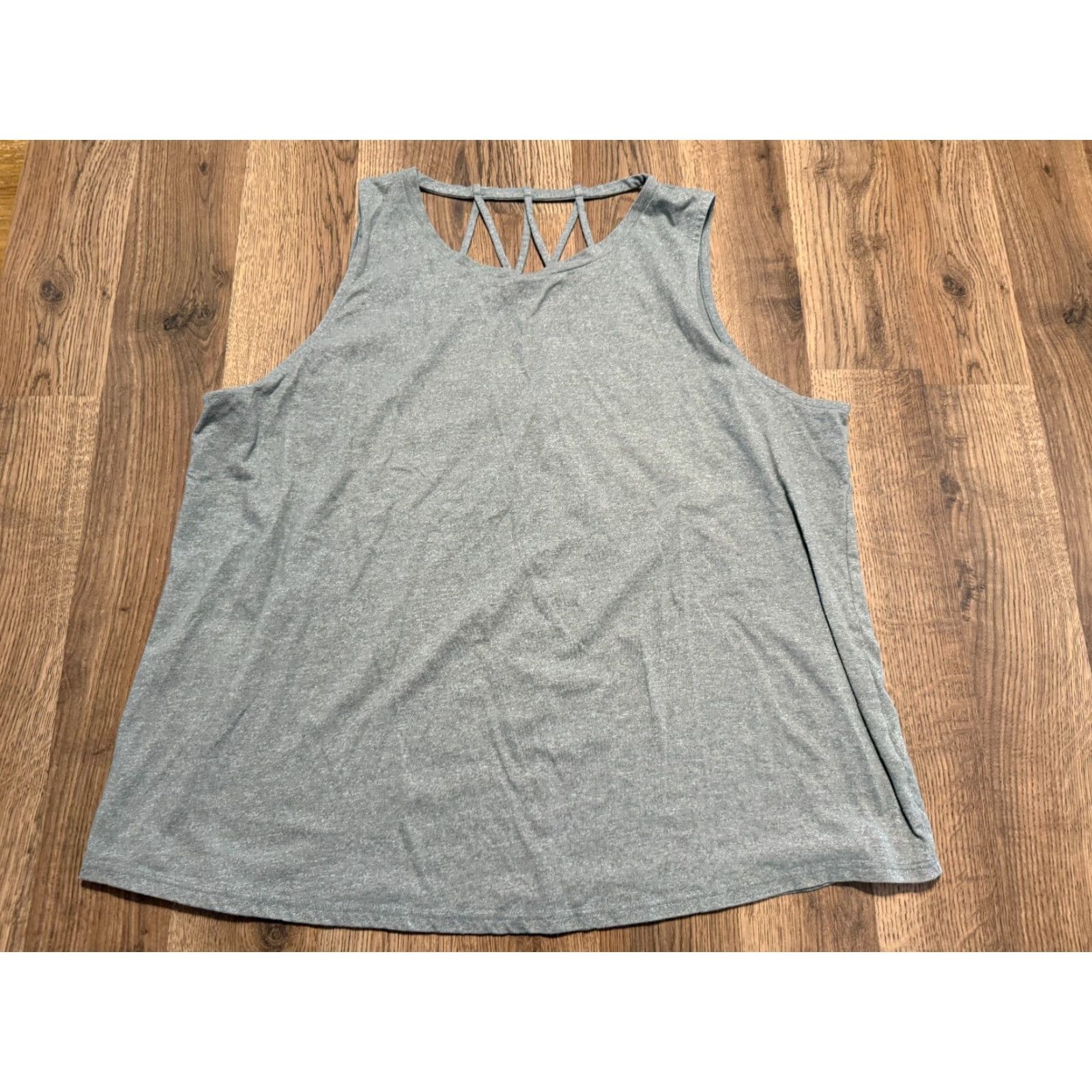 Vintage **Women's Size Medium 24/7 Maurices Green Tank Top Criss-cross Details** User: Women's Size Medium 24/7 Maurices Green Tank Top Criss-cross Details Size M / US 6-8 / IT 42-44 - 2 Thumbnail