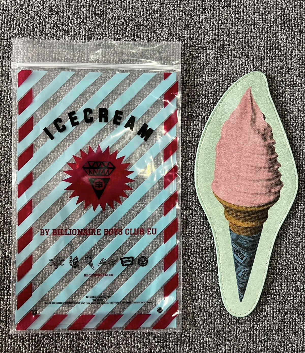 BBC ICECREAM Strawberry Cone Coin & Card Pouch