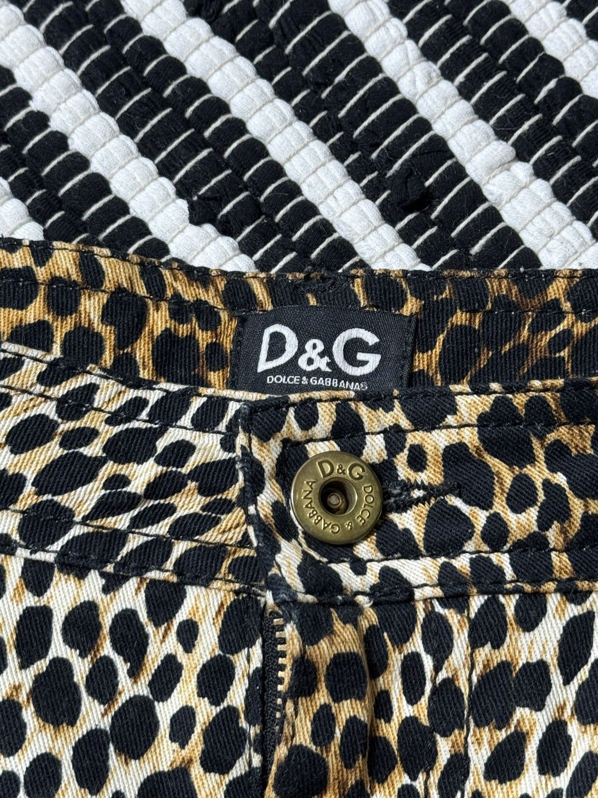 Dolce & Gabbana VINTAGE DOLCE&GABBANA LEOPARD ANIMAL PRINTED MIDI SKIRT Size 27" / US 4 / IT 40 - 3 Thumbnail