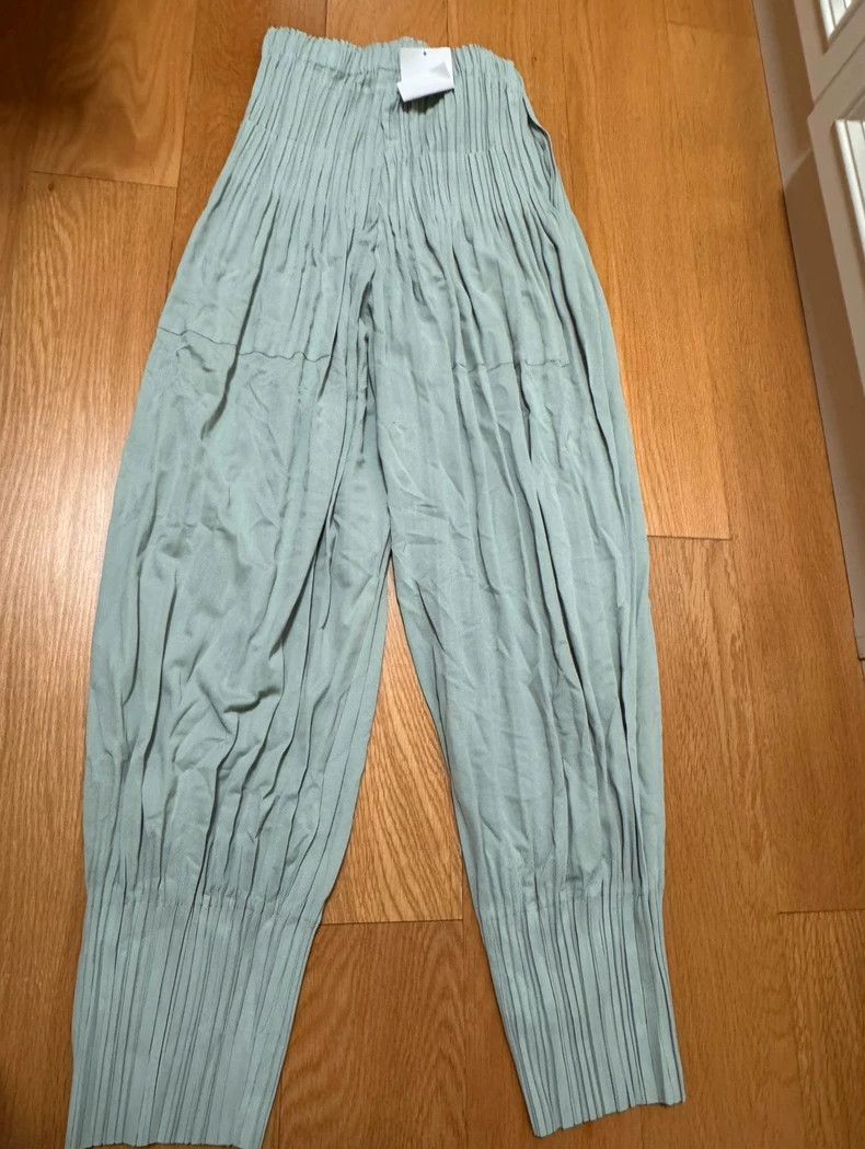 Issey Miyake Issey Miyake size:5 Mint green cream puffs Size 32" / US 10 / IT 46 - 3 Thumbnail