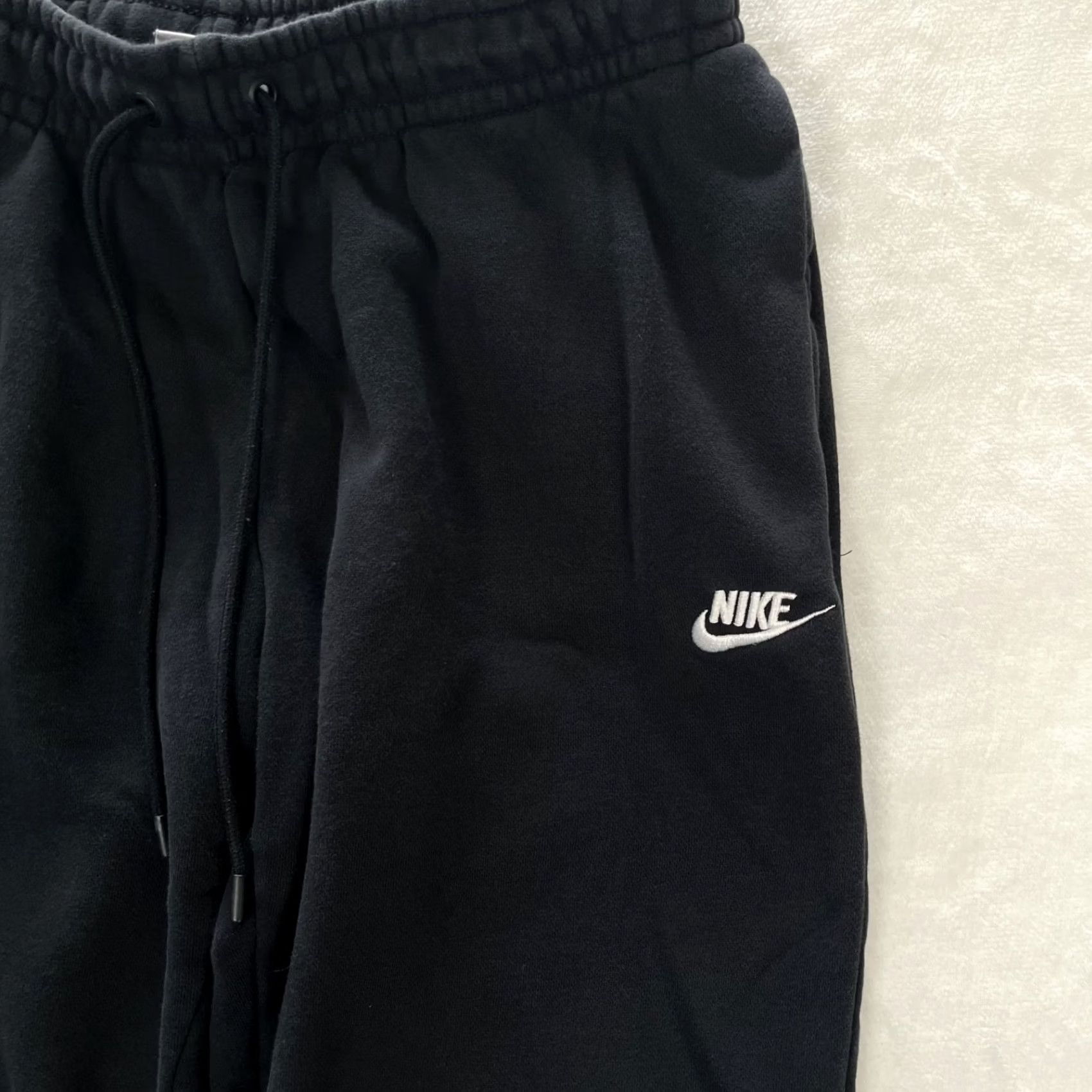 Nike Nike Black Fleece Jogger Pants Women’s Size M Tapered Inseam 27 in Pockets Logo Athleisure Sports Size 32" / US 10 / IT 46 - 2 Thumbnail