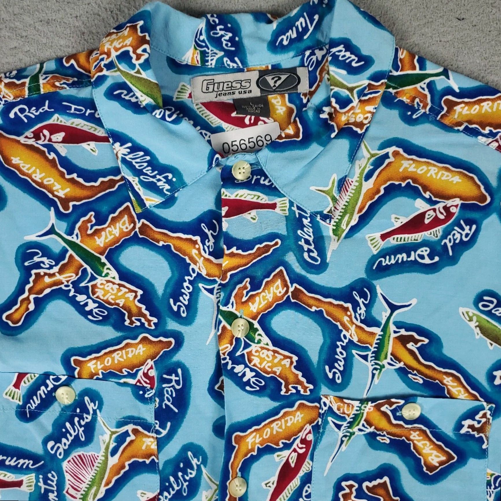 Guess VINTAGE Monzini Shirt Mens Large Blue Hawaiian Button-Up Rayon Button-Up Adult Large Blue Geometric Pattern 90s? (if era uncertain, avoid) Mens Size US L / EU 52-54 / 3 - 2 Thumbnail