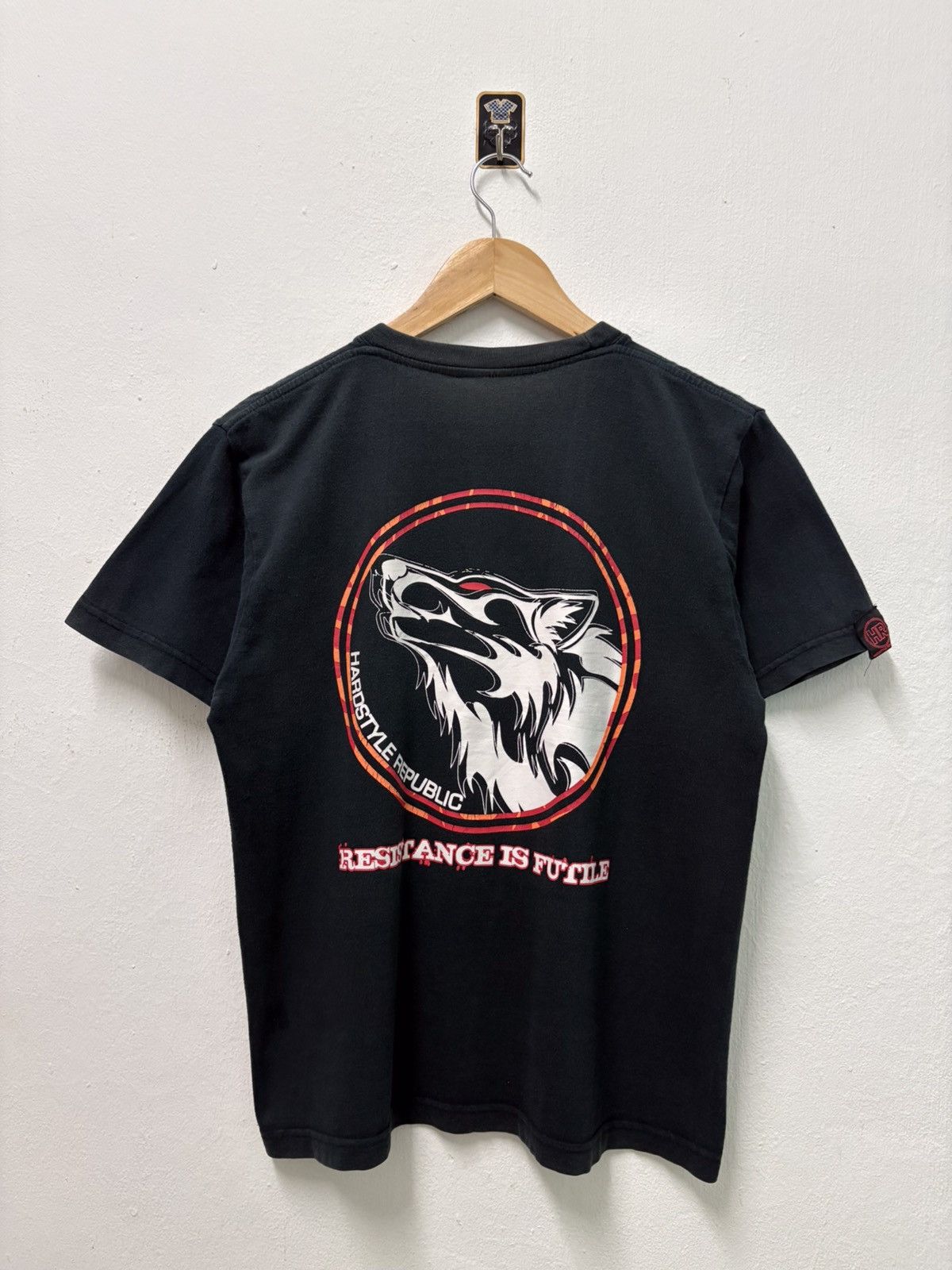 Japanese Brand × Vintage 2000's Hardstyle Republic Shuffle UK Version T-Shirt Size US S / EU 44-46 / 1 - 2 Thumbnail