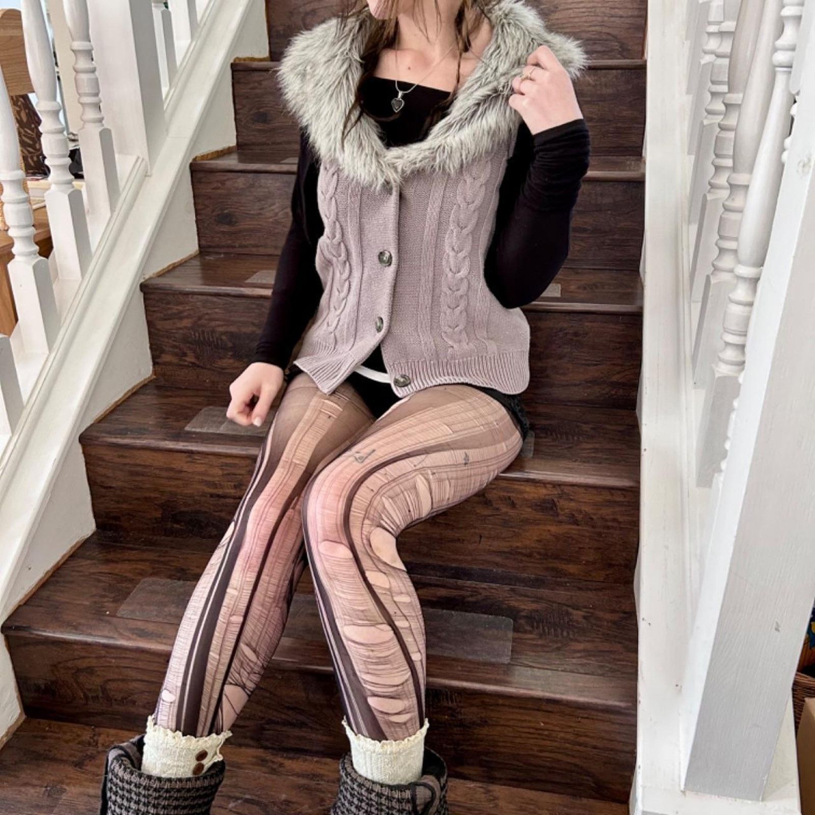 Ann Taylor gray boho gyaru knit faux fur vest Size L / US 10 / IT 46 - 6 Thumbnail