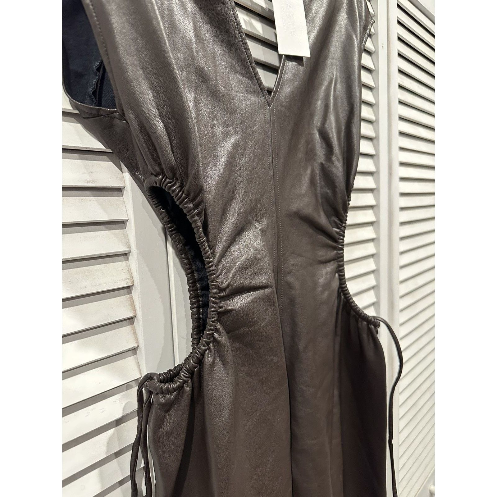 ASTR The Label Miranda Midi Dress in Dark Brown ASTR the Label XS Size XS / US 0-2 / IT 36-38 - 6 Thumbnail