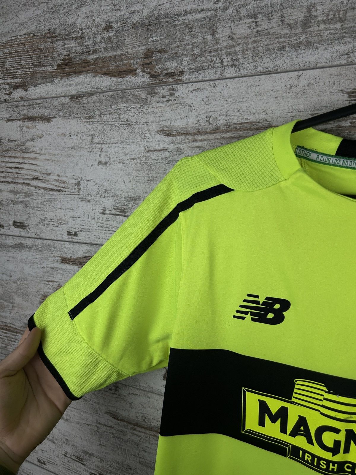 New Balance Mens Vintage New Balance FC Celtic T Shirt soccer jersey tee Size US S / EU 44-46 / 1 - 2 Thumbnail