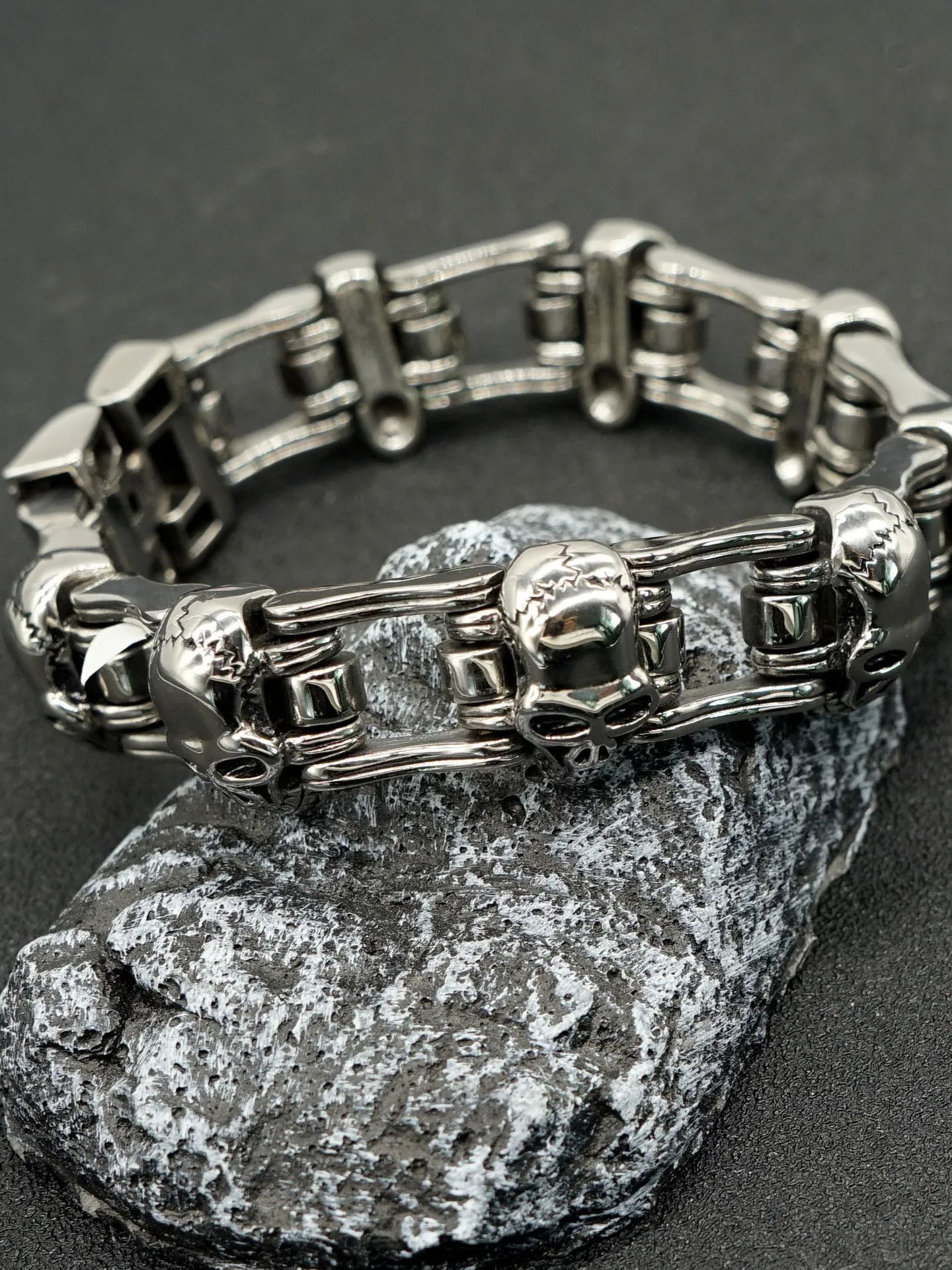 Vintage Original Skulls Skeleton Punk Style Bracelet Size ONE SIZE - 1 Thumbnail
