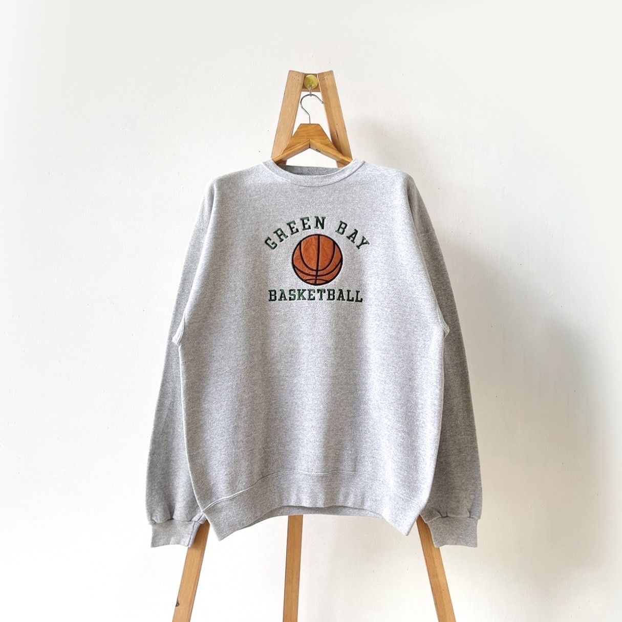 Vintage 90s Green Bay Basketball athletic sweatshirt/ L Size US L / EU 52-54 / 3 - 1 Thumbnail