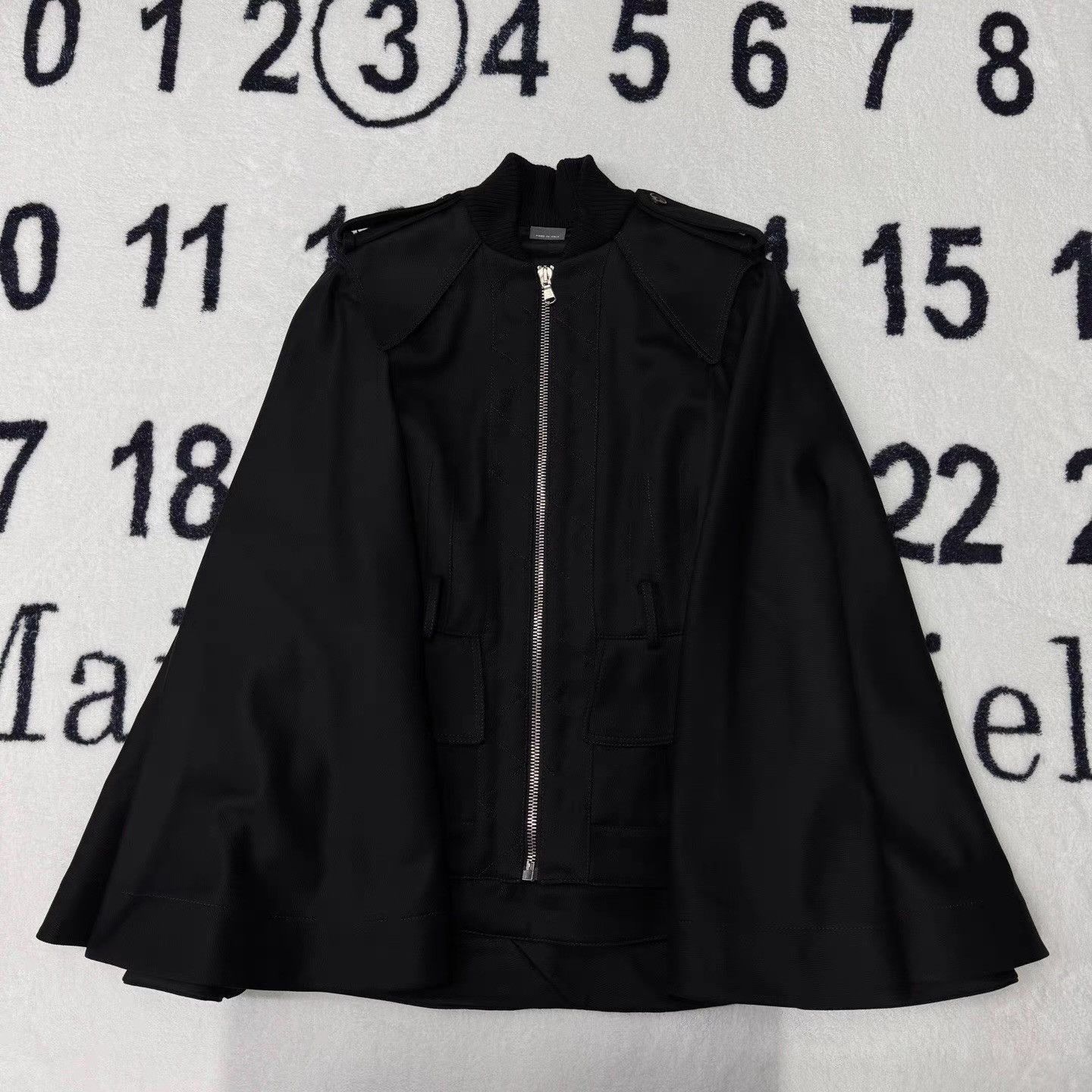 Alexander McQueen Black Zip-Front Cape Jacket Size US M / EU 48-50 / 2 - 1 Thumbnail