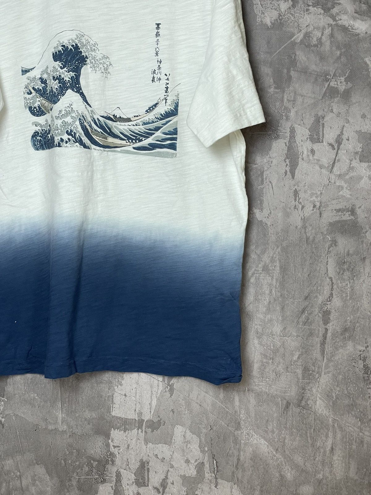 Japanese Brand × Uniqlo Uniqlo Japanese Brand Vintage retro wave art T-shirt Size US M / EU 48-50 / 2 - 6 Thumbnail