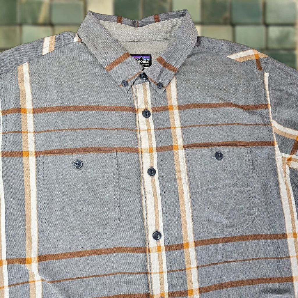 Patagonia Patagonia Shirt Mens XL Grey Check Organic Blend Short Sleeve Button-Up Casual Outdoors UV Protection Wrinkle Resistant Pockets Fall Spring Winter Size US XL / EU 56 / 4 - 1 Thumbnail