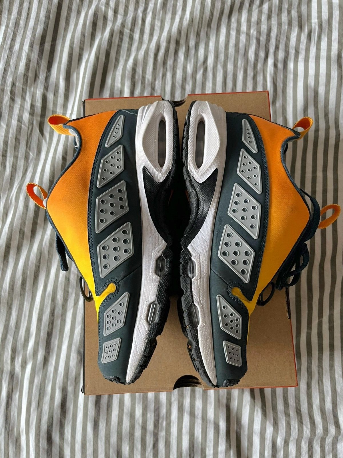 Nike Air Max Sunder Orange Size US 8 / EU 41 - 5 Thumbnail