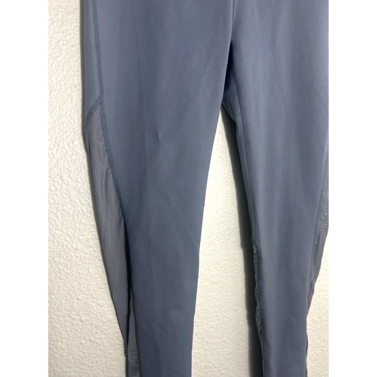 Fabletics Fabletics Leggings Womens Gray Breathable Pocket Yoga Pants 28x27 Small Compression Velcro? Size 28" / US 6 / IT 42 - 3 Thumbnail