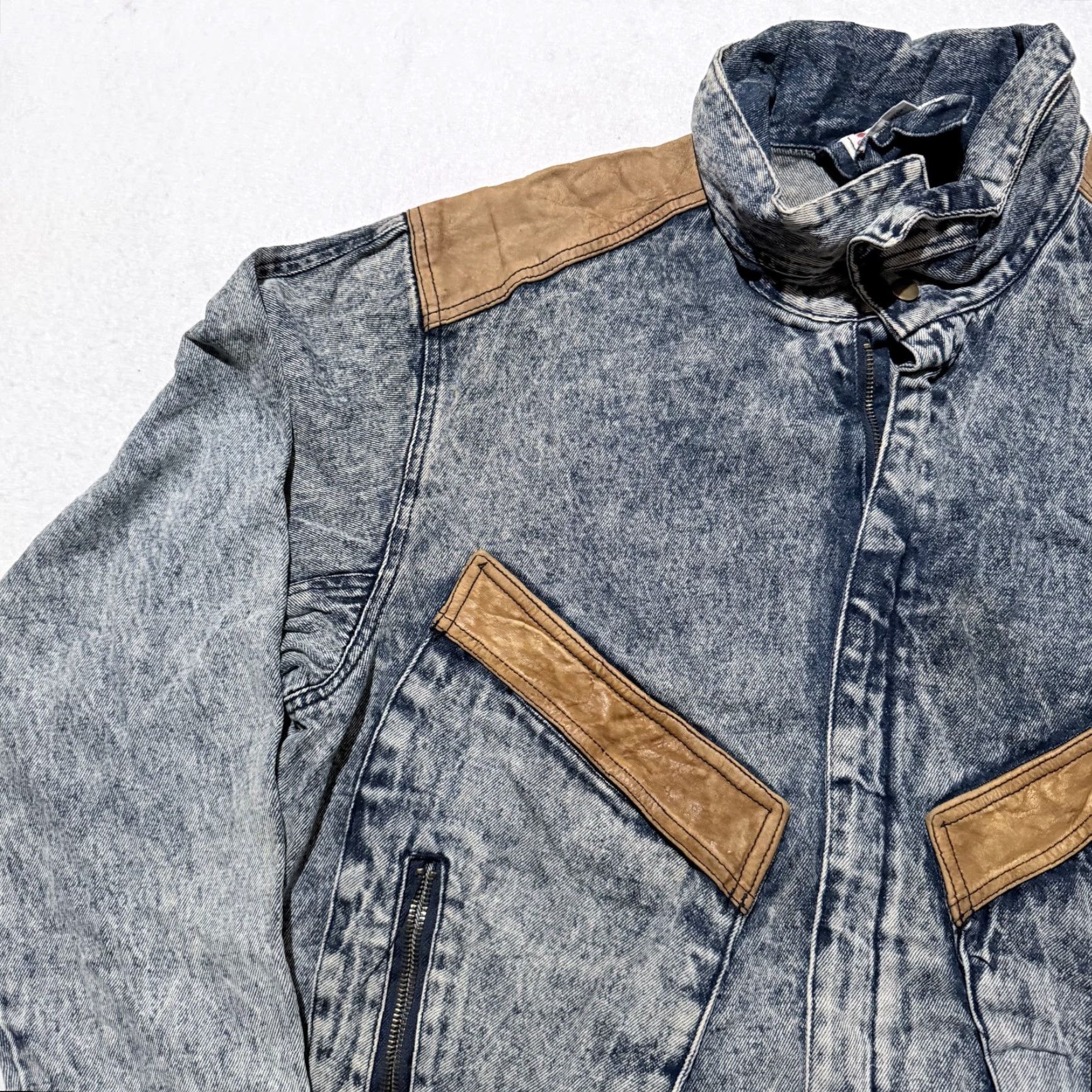 Denime VTG IN Crowd by Celebration Denim Jacket Leather Trim - Medium Blue Men Jacket Size US M / EU 48-50 / 2 - 3 Thumbnail