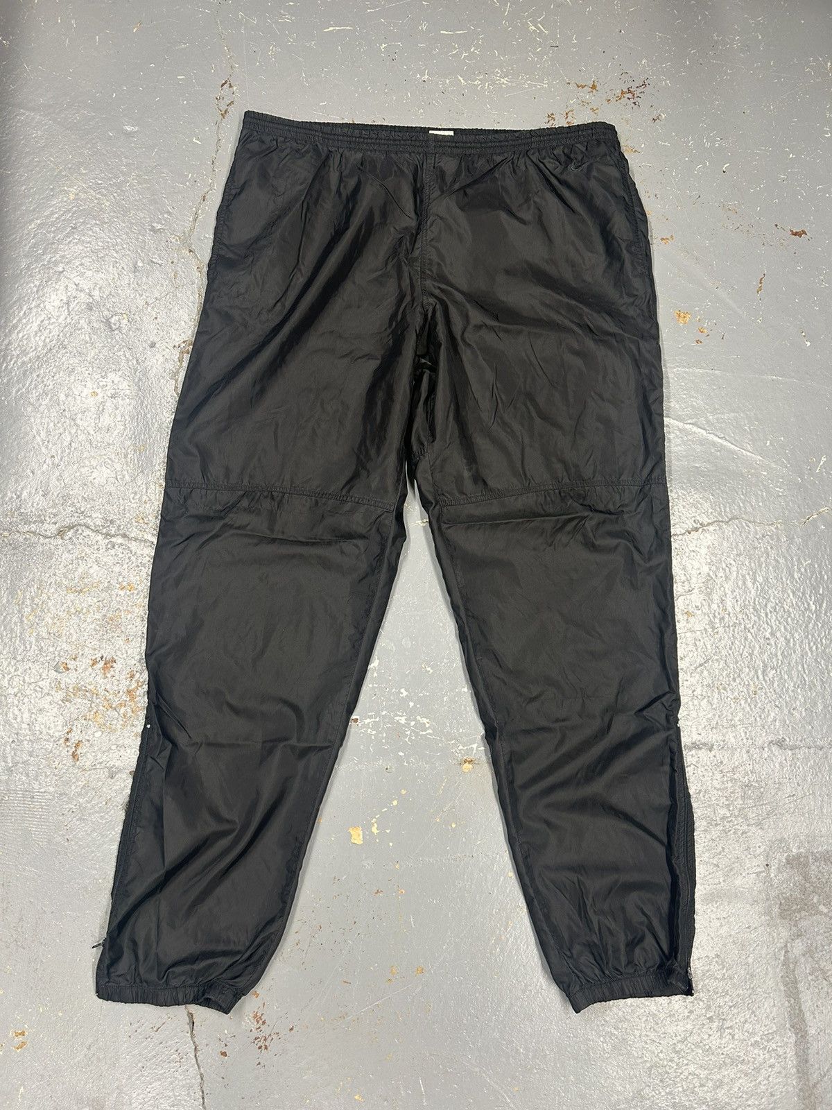 Nike × Vintage Crazy Vintage 90s Essential Black Nike Trackpant Joggers Size US 38 / EU 54 - 1 Thumbnail