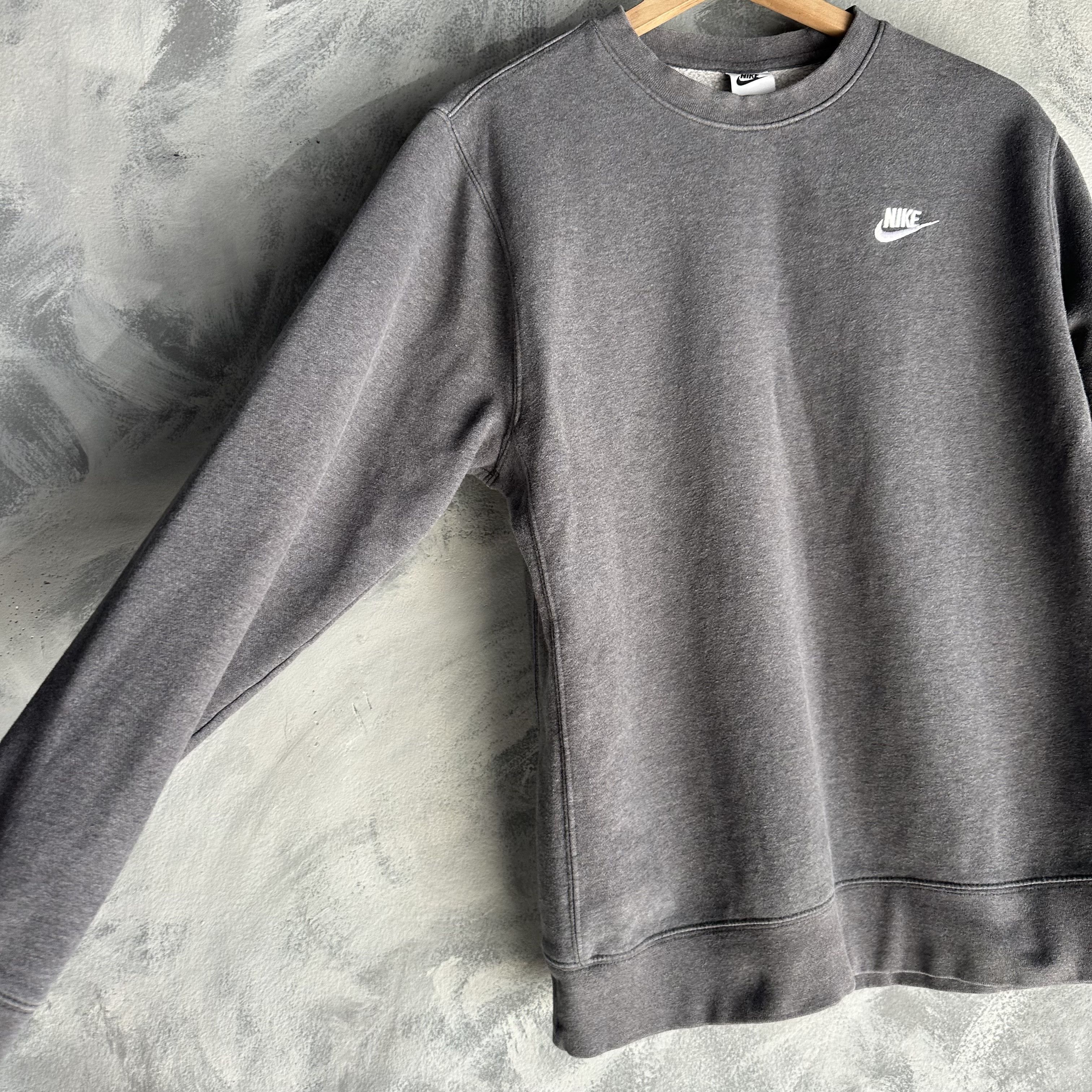 Nike Nike Mens Club Fleece Crewneck Sweatshirt Gray Swoosh Size US S / EU 44-46 / 1 - 3 Thumbnail