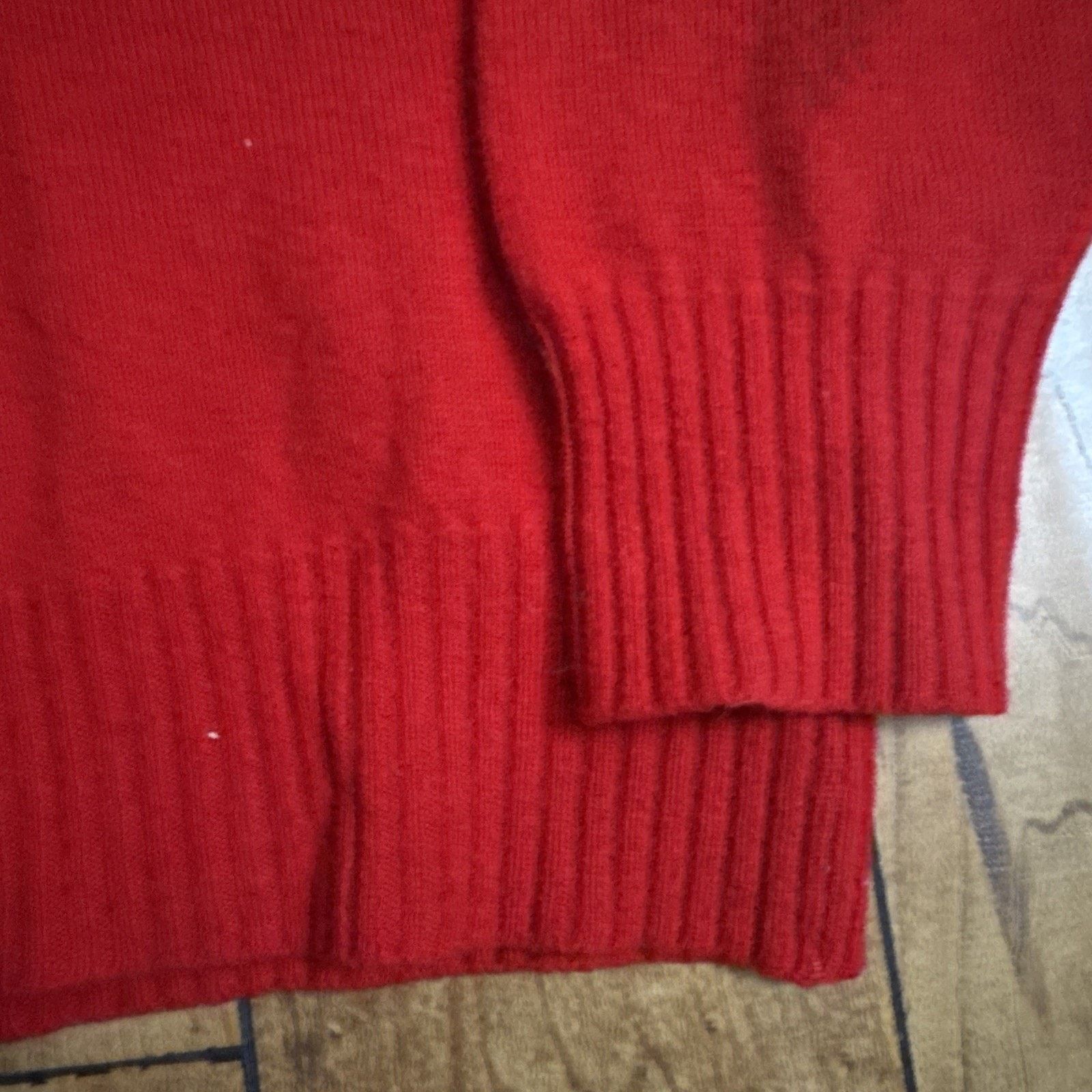 Vintage Vintage McGeorge of Dumfries Lambswool Sweater V Neck Red XL Size US XL / EU 56 / 4 - 11 Thumbnail