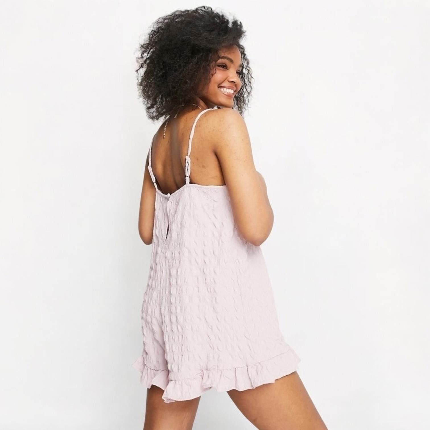 Asos Chic Pink Ruffled Playsuit Romper Size 27" / US 4 / IT 40 - 2 Thumbnail