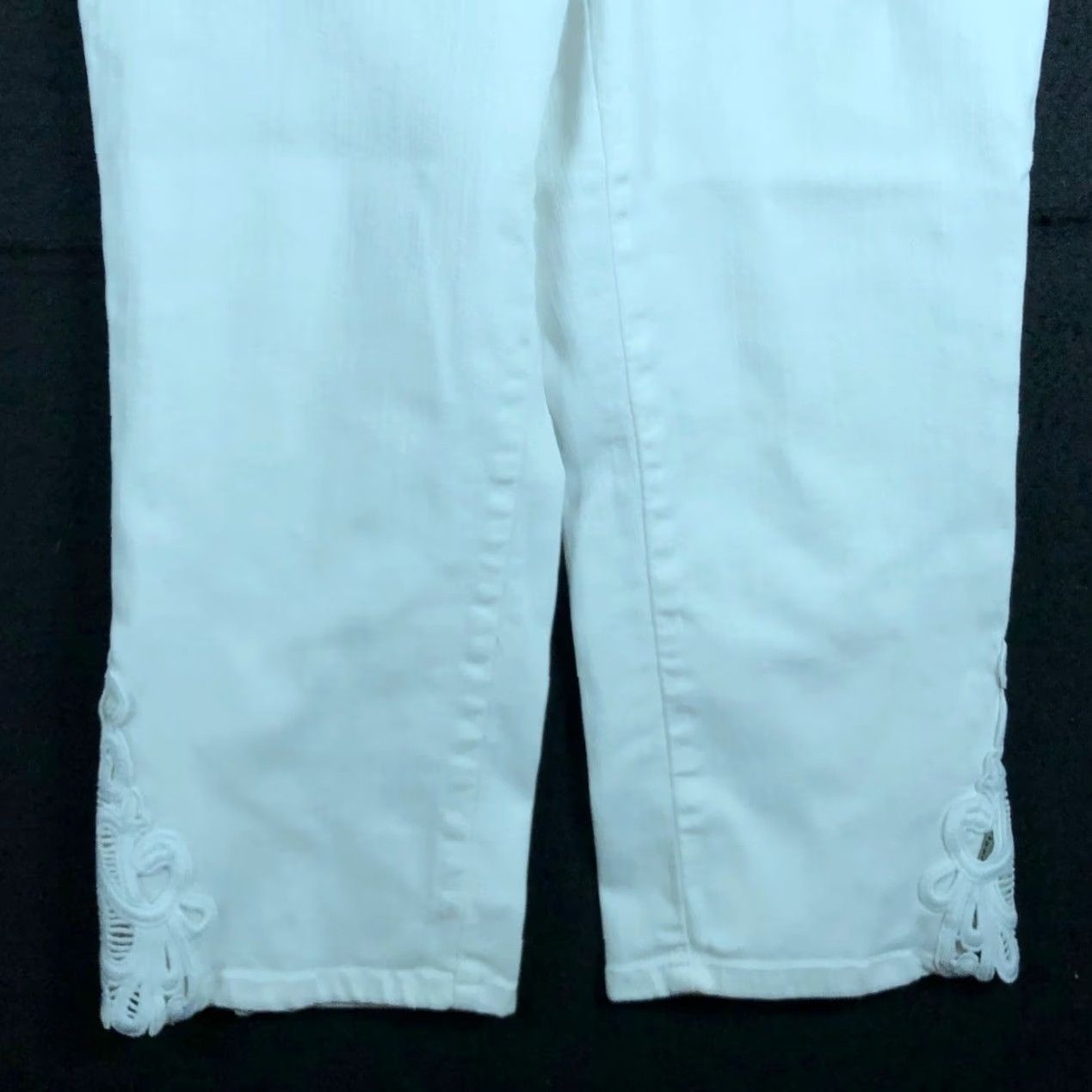 Vintage VINTAGE Chico's Womens Jeans White Mid Rise Girlfriend Slim Lace Leg Capri Stretch 0 S Jeans Womens White Mid Rise Capri Stretch Girl? Size 29" - 3 Thumbnail