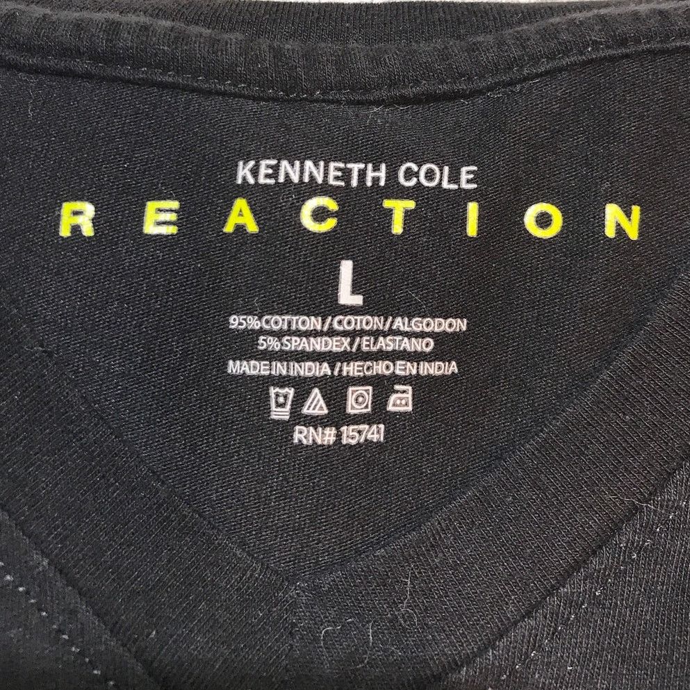 Kenneth Cole Kenneth Cole Activewear V-neck Short Sleeve T-shirt L Size US L / EU 52-54 / 3 - 3 Thumbnail