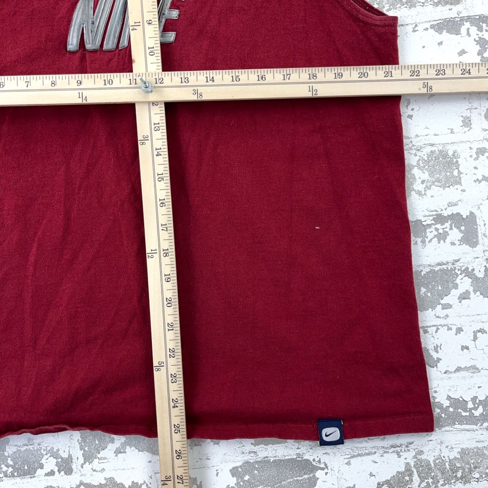 Nike VINTAGE Nike Shirt Men M Red Logo Tee 2000s Y2K Classic Retro Knit Jersey Sleeveless Crew Neck T-Shirt Size US M / EU 48-50 / 2 - 7 Thumbnail