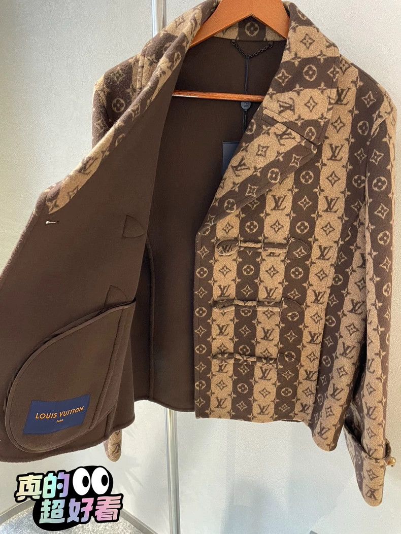 Louis Vuitton Louis Vuitton Full logo horn button jacket 2503-Nextarrow Size US S / EU 44-46 / 1 - 3 Thumbnail