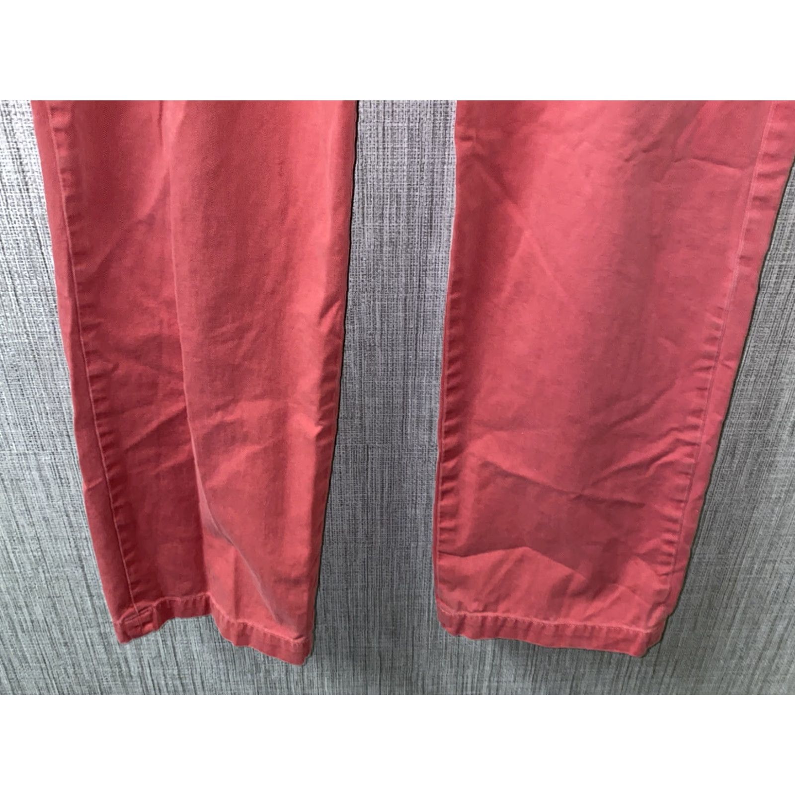 Polo Ralph Lauren Polo Ralph Lauren Pants Mens Red Zip Fly Casual Regular 36x31 Cotton Casual Trousers Men 36 Red 90s? (adjust decade if no) Mens Size US M / EU 48-50 / 2 - 3 Thumbnail