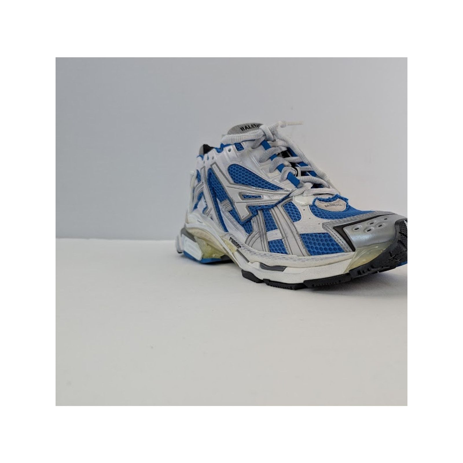 Balenciaga o1rshd1 Runner Sneaker in Grey / Blue / Black Size US 14 / EU 47 - 2 Thumbnail