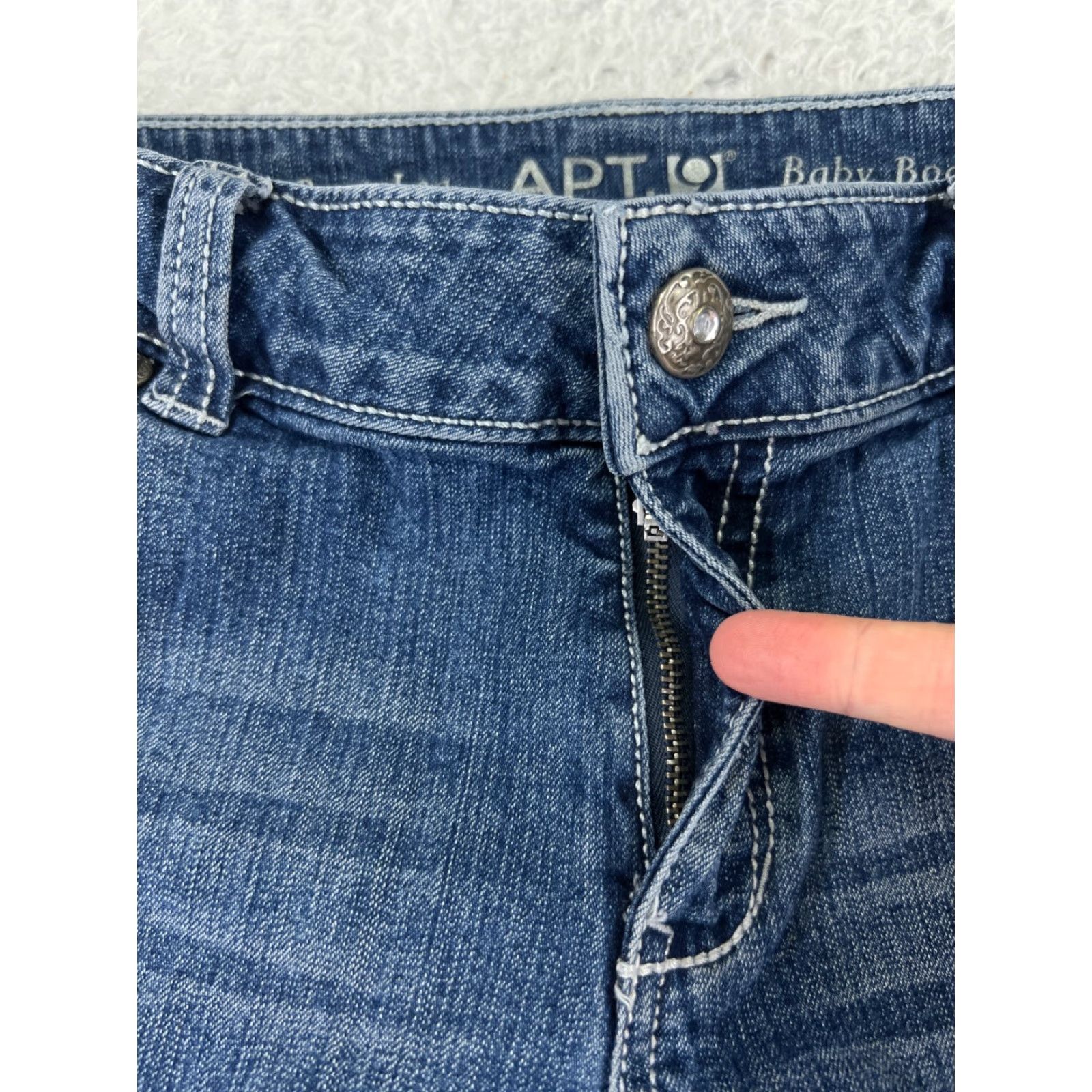 Apt. 9 Apt.9 Women's Denim Jeans Bootcut 10 Blue Embroidered Rose Stretch Mid Rise 31x29 Size 32" / US 10 / IT 46 - 5 Thumbnail