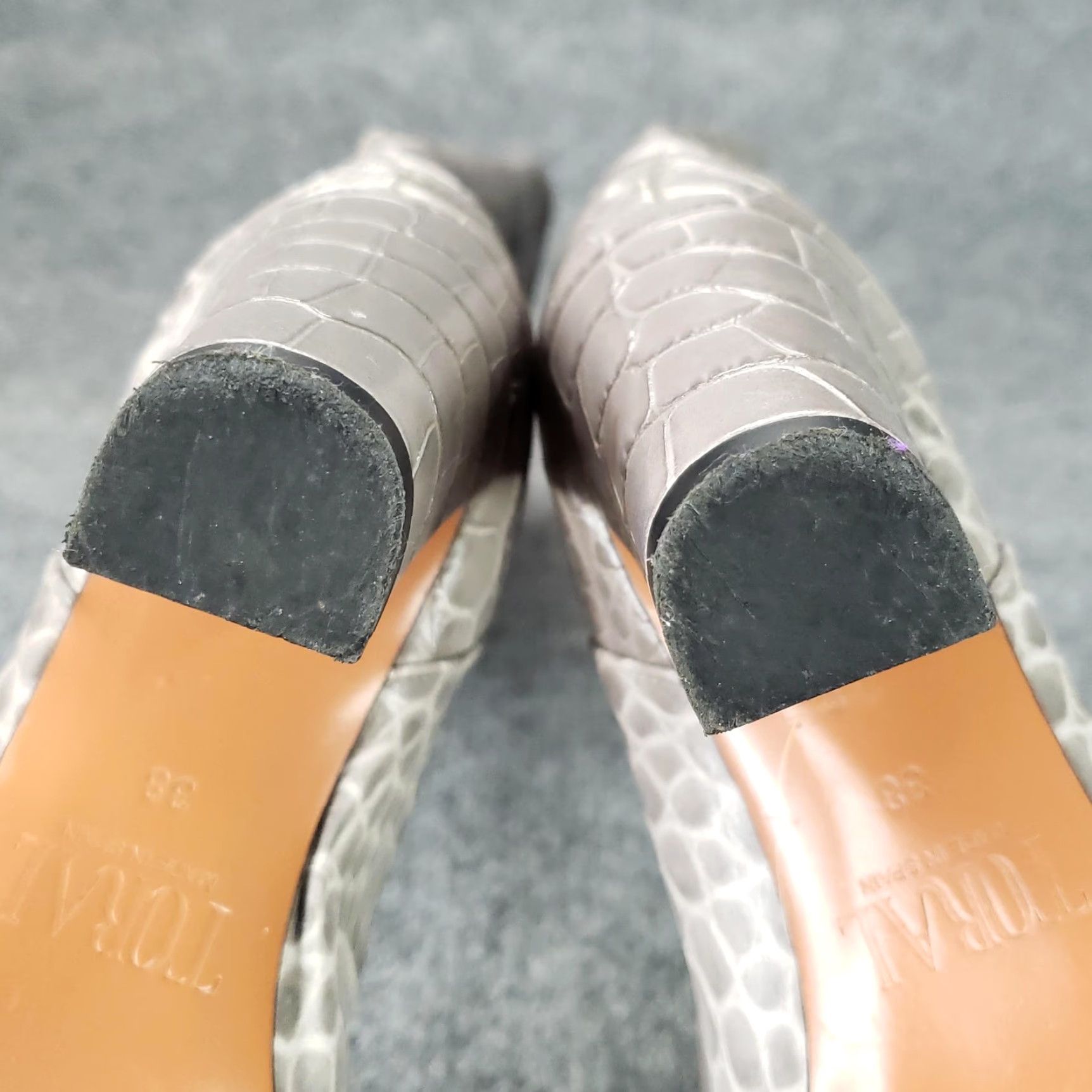 Vintage Toral Boots Womens Size 7.5 Gray Croc Embossed Leather Knee High Heel Size US 7.5 / IT 37.5 - 4 Thumbnail