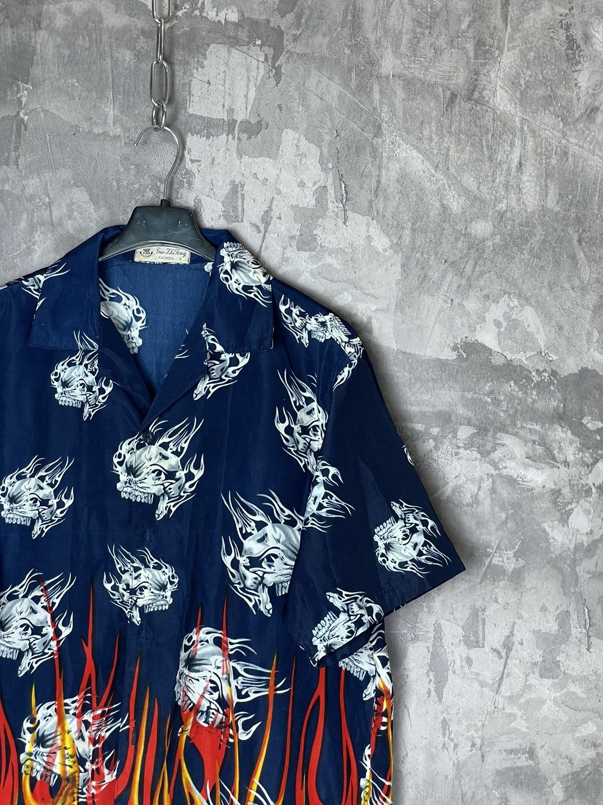 Japanese Brand × Vintage Vintage Y2K Avantgarde Rare Tribal Fire Head Hawaiian Shirt Size US L / EU 52-54 / 3 - 3 Thumbnail