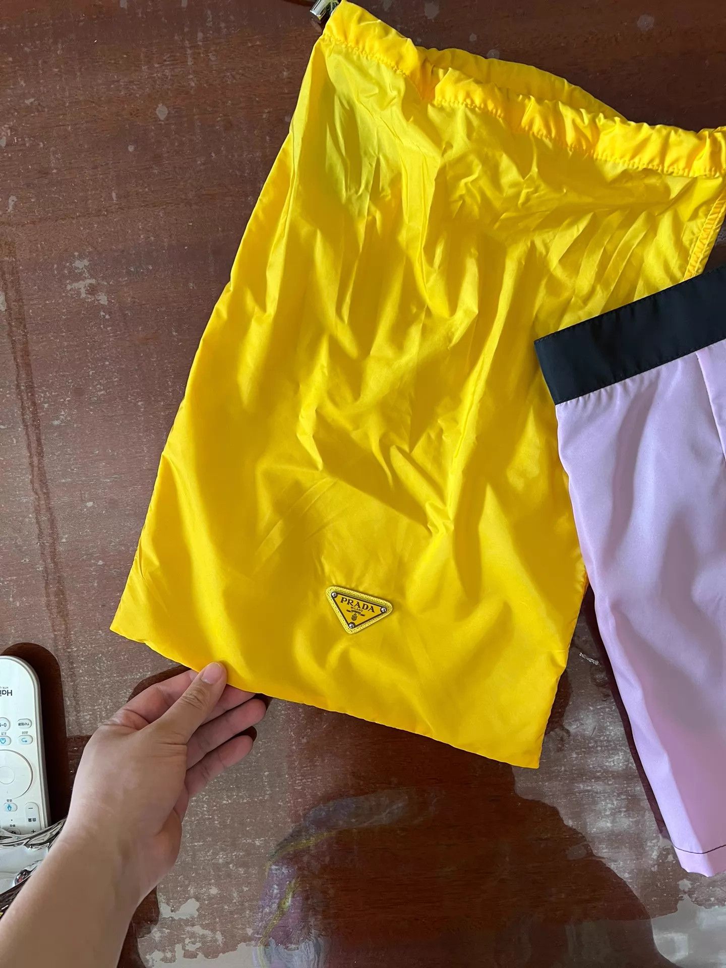 Prada Prada Color Block Triangle Logo Classic Short New Size 48 Size US 32 / EU 48 - 6 Thumbnail