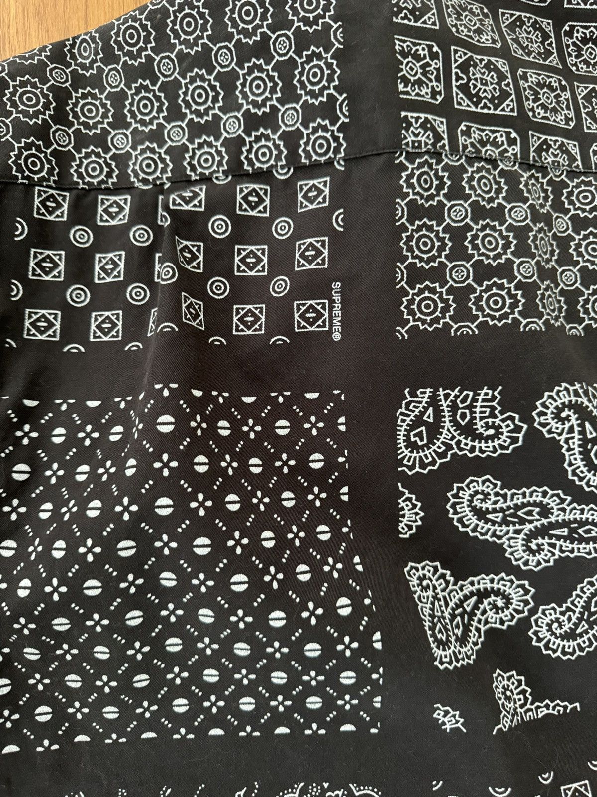Supreme SUPREME BLACK PAISLEY BUTTON UP Size US XL / EU 56 / 4 - 4 Thumbnail